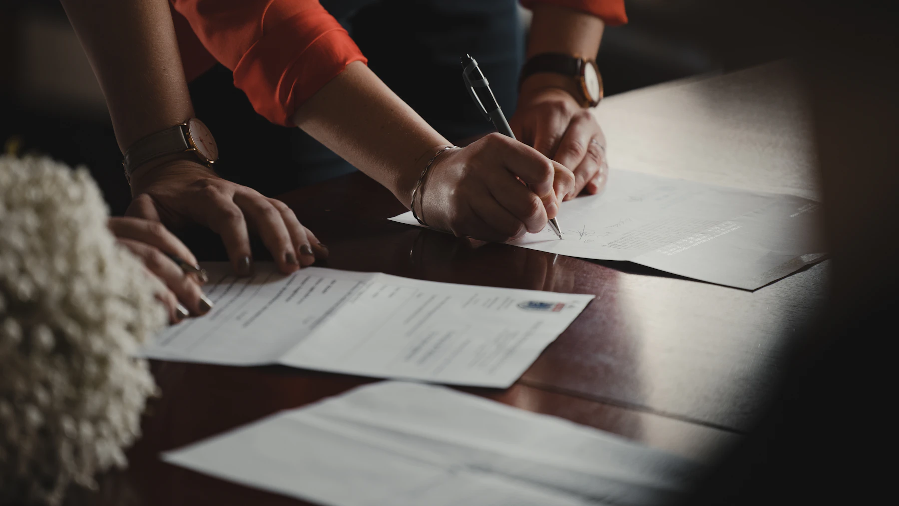 Revisão e assinatura de proposta comercial