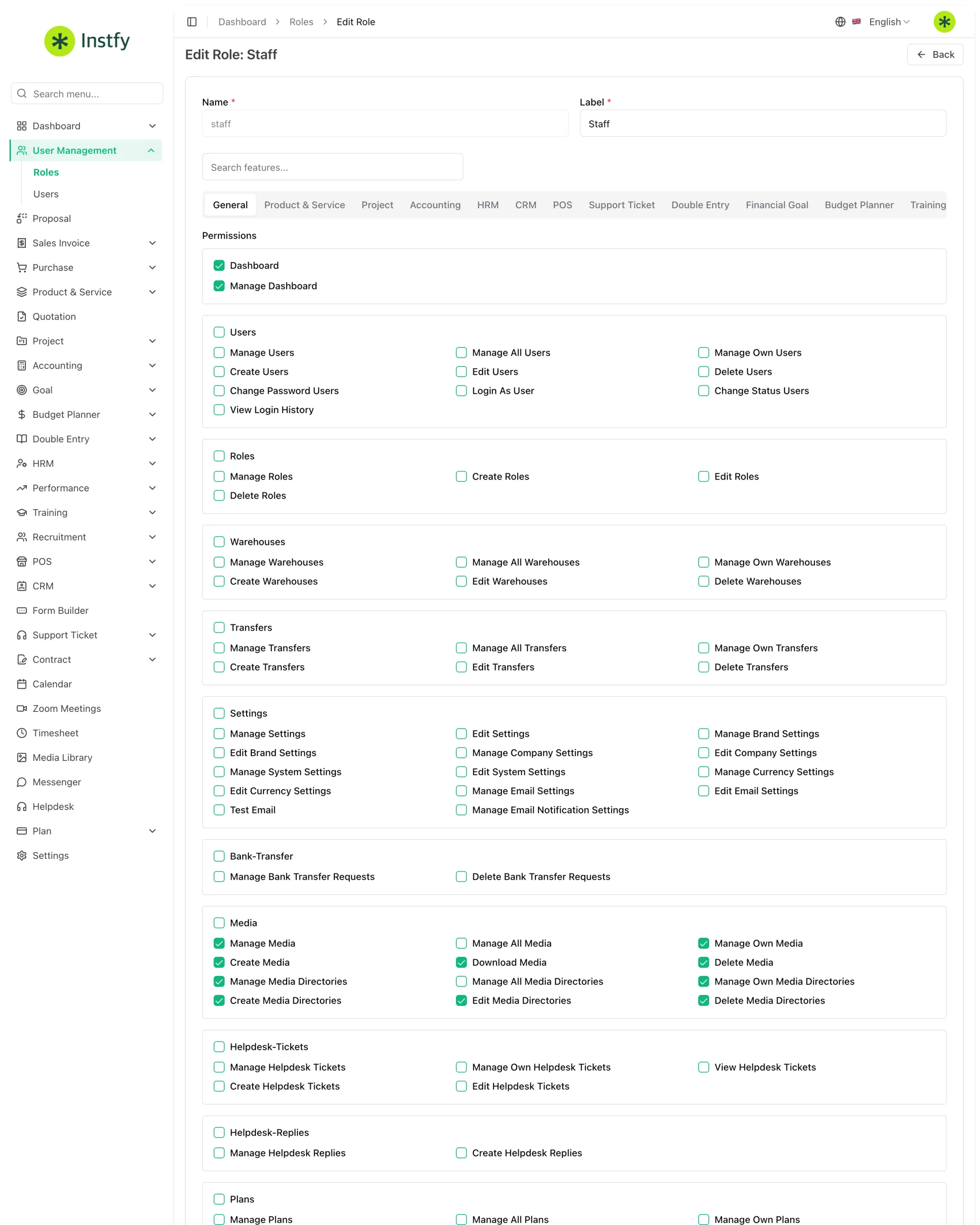 Edição do perfil staff em User Management > Roles, com as permissões marcadas por módulo
